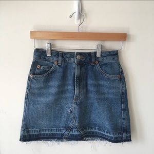 High waisted raw hem denim skirt